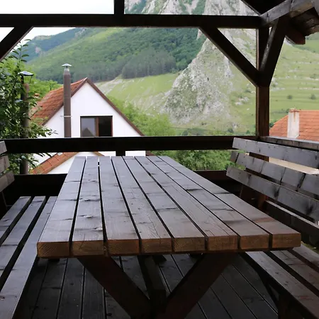 Chalet Long Rock